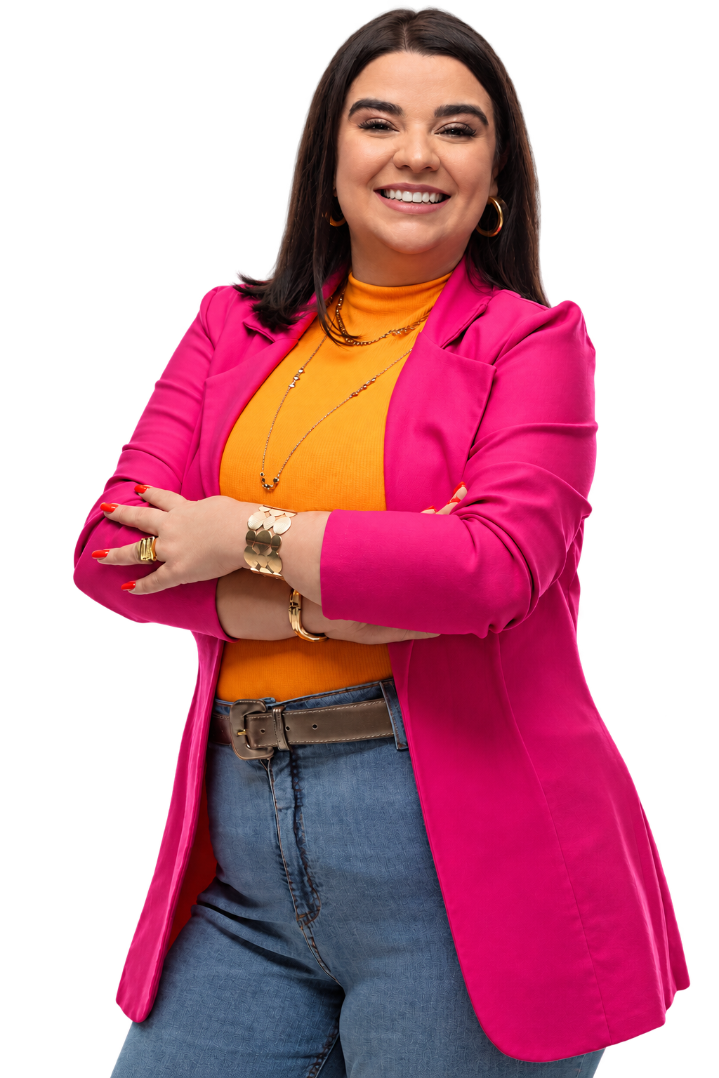 Heloísa Pinatti com blazer pink e braços cruzados